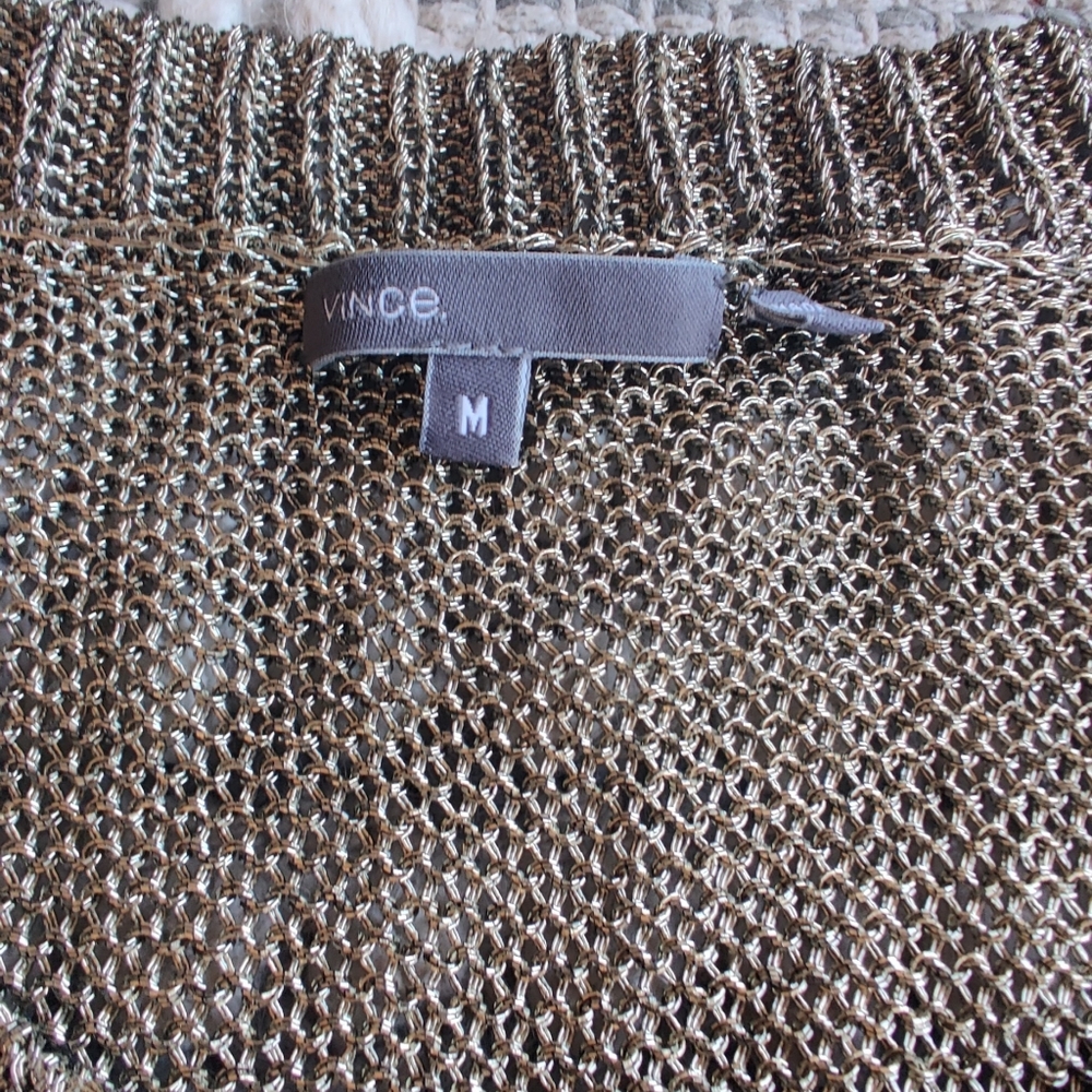 Vince. Gold Metallic Knit Down Sleeve Short Sleeve Top Size Medium - Picture 4 of 5